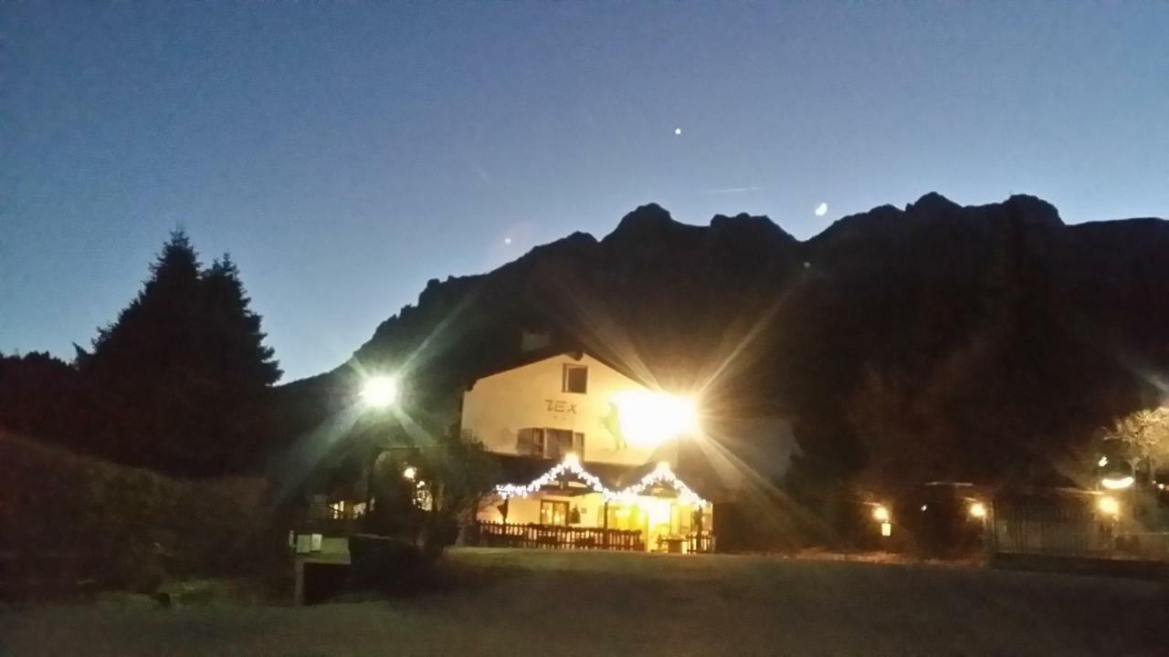 Botton D'Oro Delle Dolomiti Bed and Breakfast Vattaro Exteriör bild