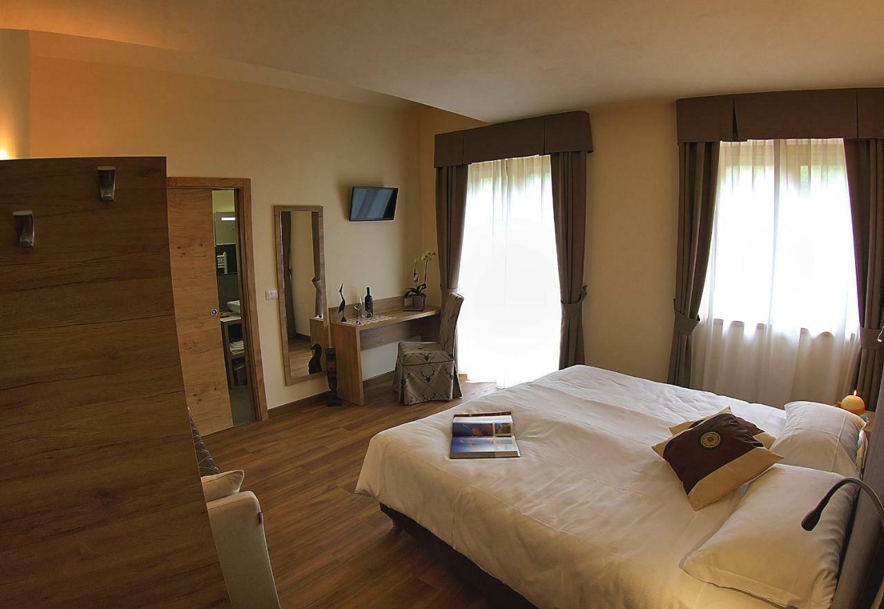 Botton D'Oro Delle Dolomiti Bed and Breakfast Vattaro Exteriör bild